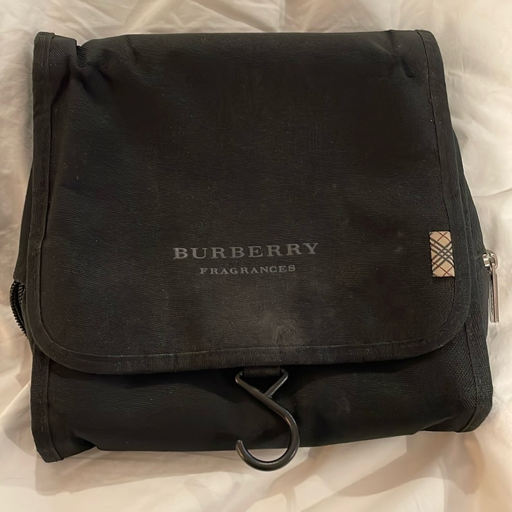 Burberry hanging toiletry case